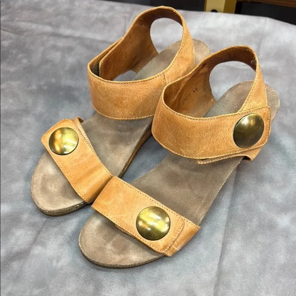 Taos Footwear Tan and Gold Sandals with Ankle Strap